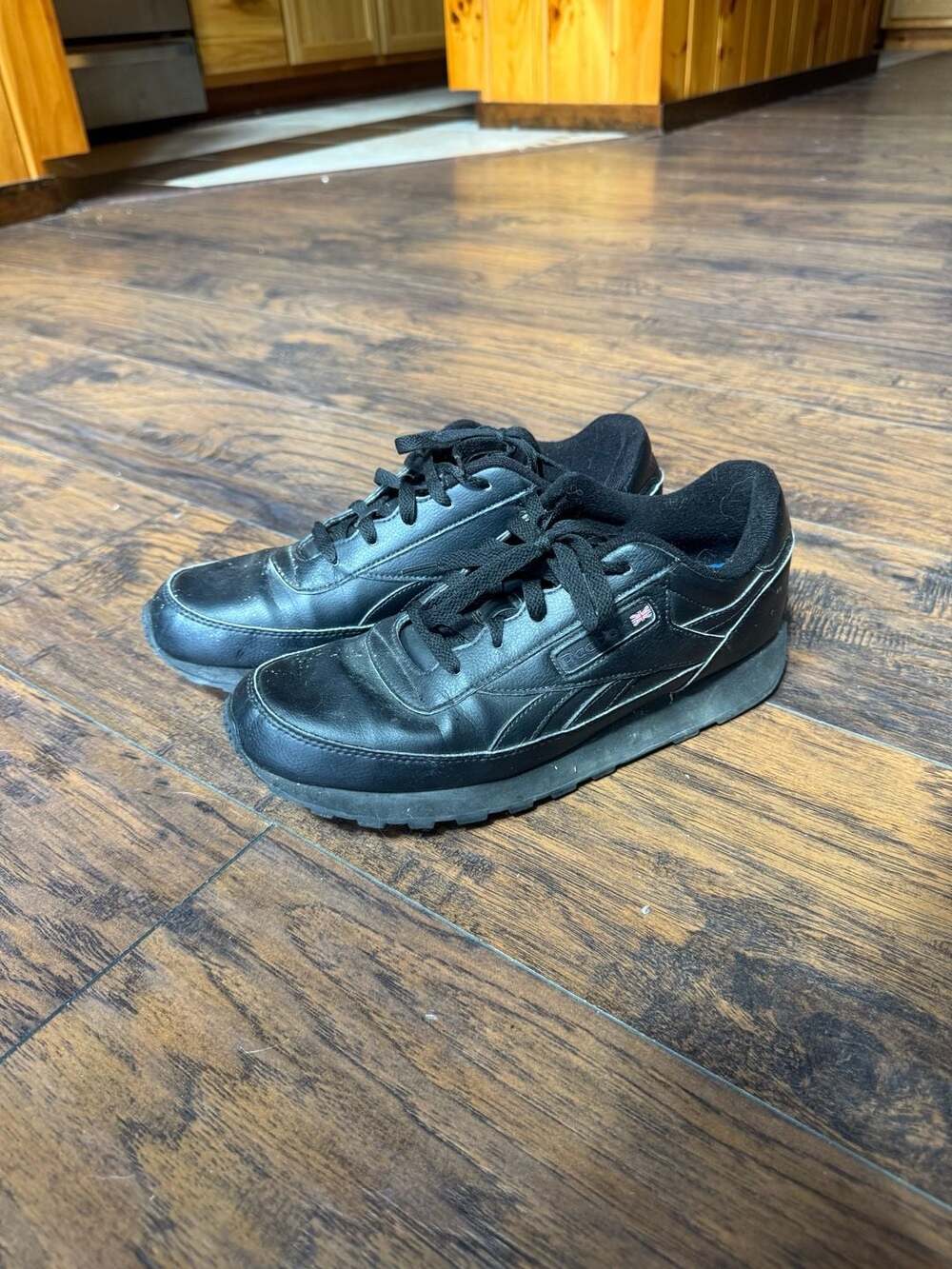Reebok Classic Leather Sneakers Black Size 9